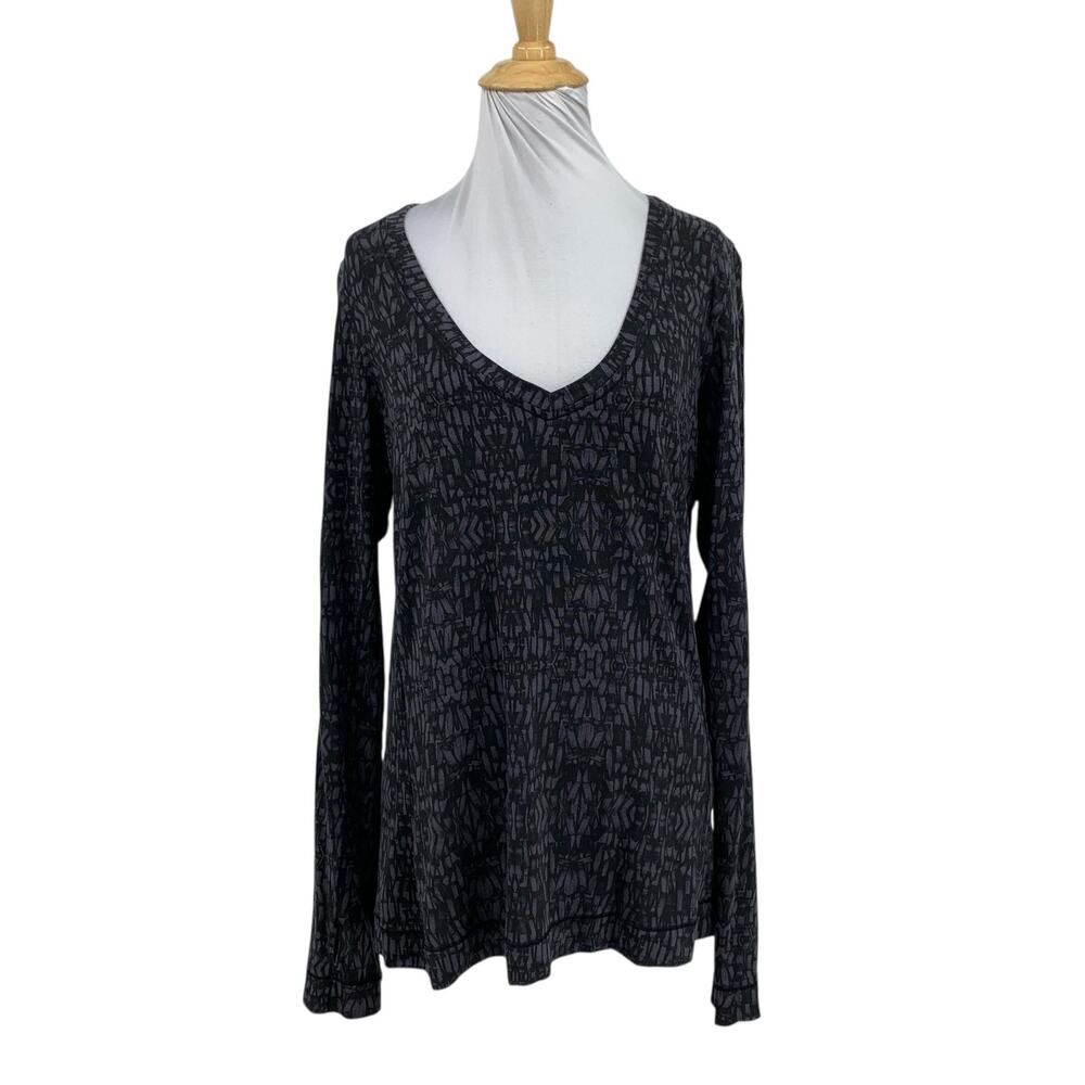 Lululemon Shirt Womens 10 Gray Printed V Neck Long Sleeve Lightweight Vented Top
